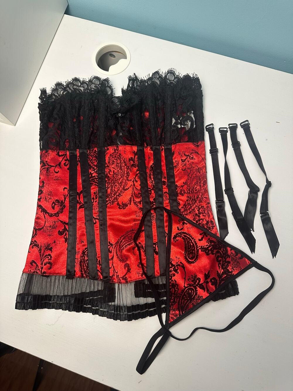 Shirley of Hollywood corset top red velvet flocked paisley black lace trim 32